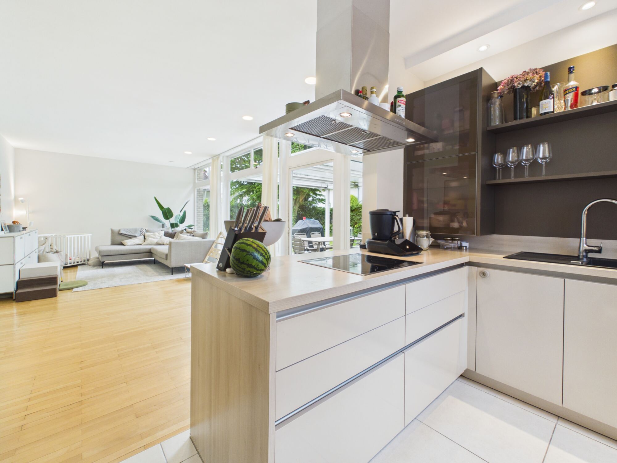Seltene Gelegenheit im Malerviertel: Bungalow mit eingewachsenem Garten