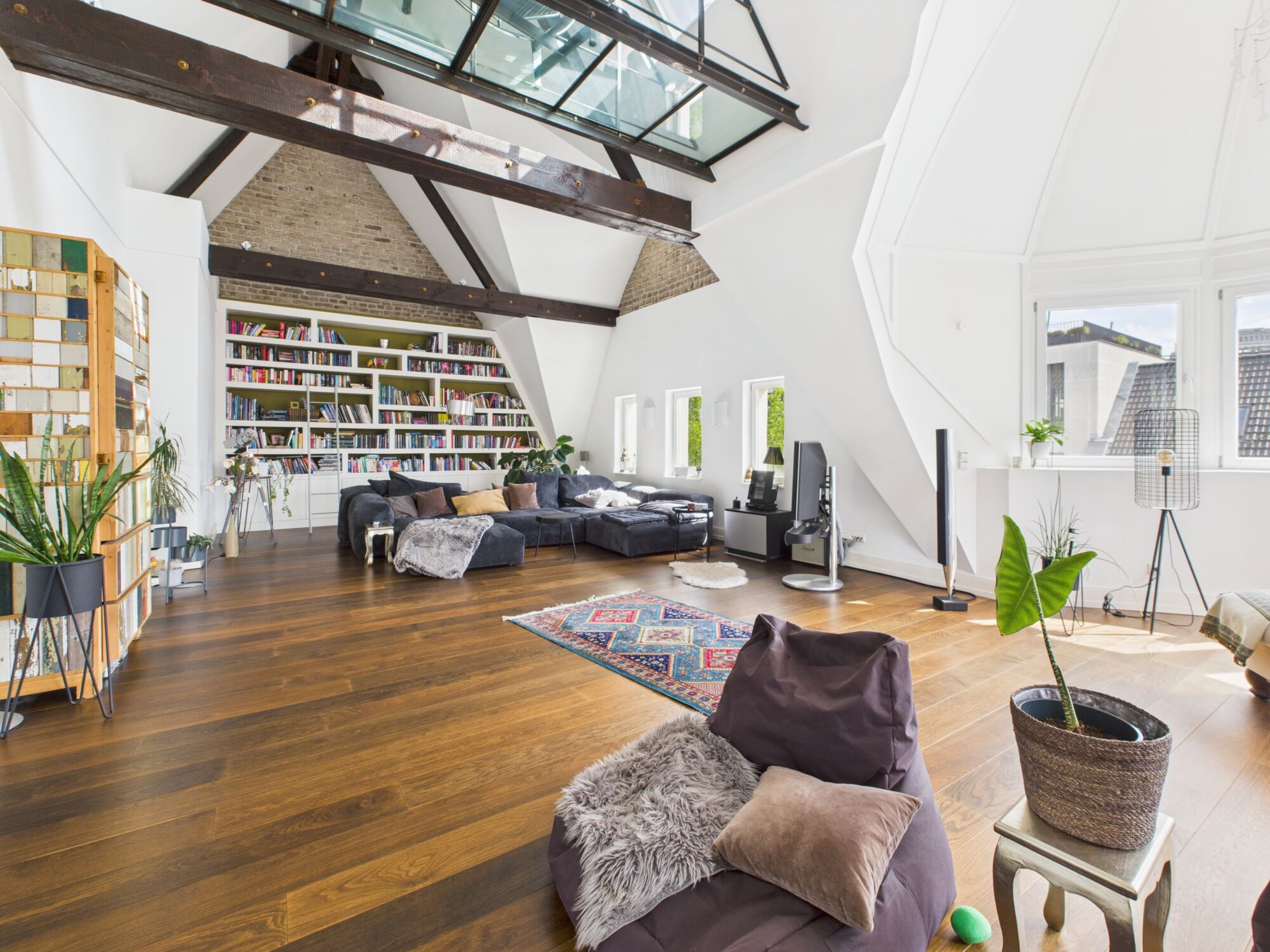 Highlight-Wohnung mit Aufzug und Stellplatz am Stadtgarten