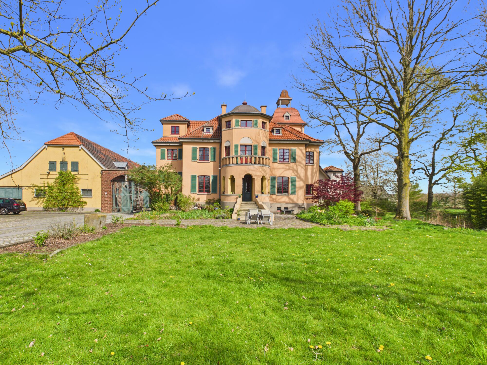 Haus Donkholt – historischer Vierkanthof mit 6,5 Hektar Land